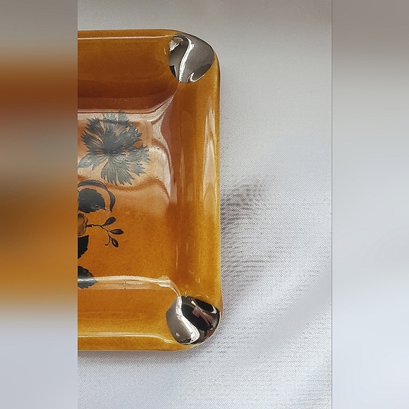 Vintage Lord Nelson Pottery Ashtray, Brown with Florals - Picture 3 of 9